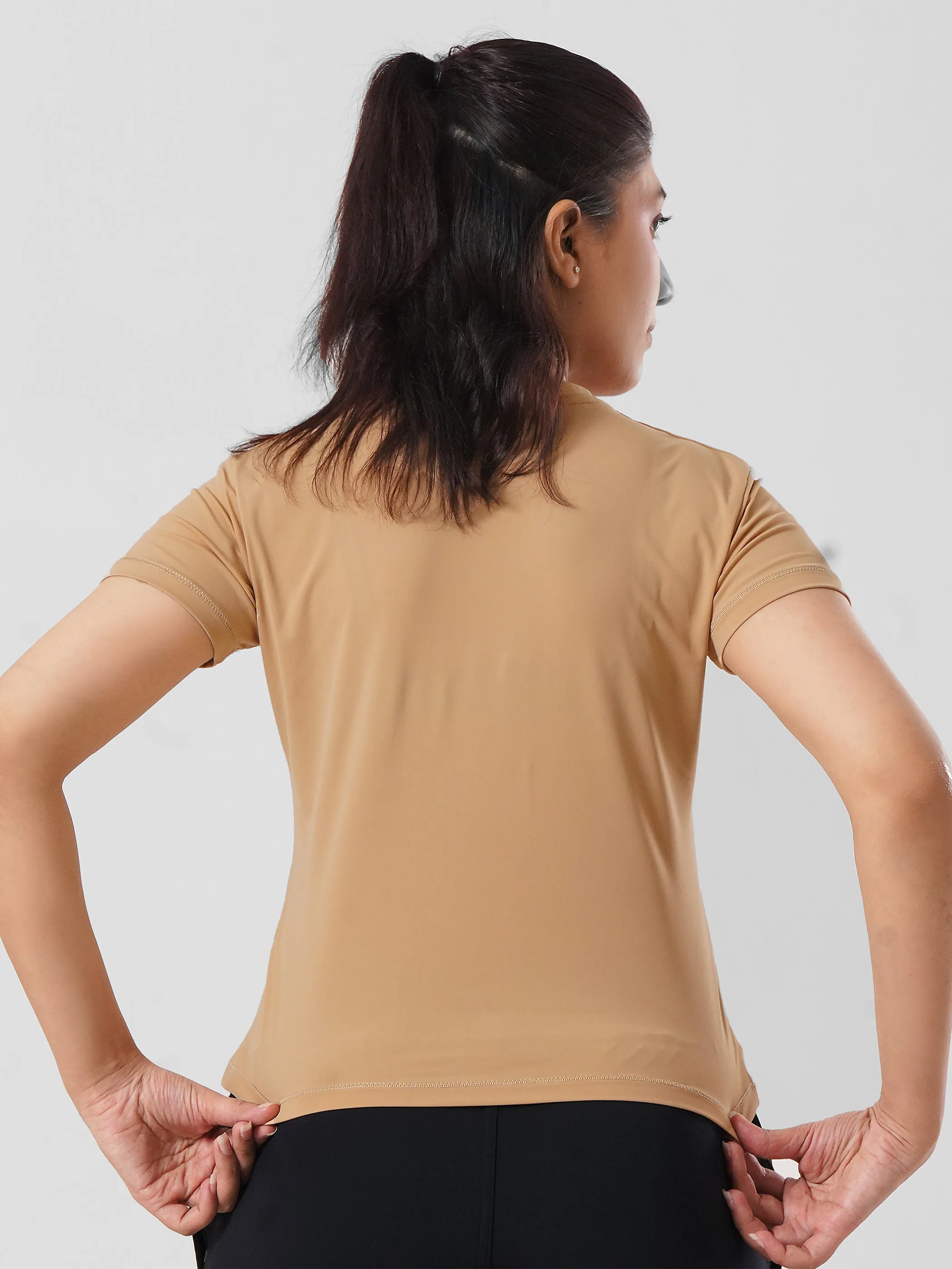 Adapted activewear in beige & black