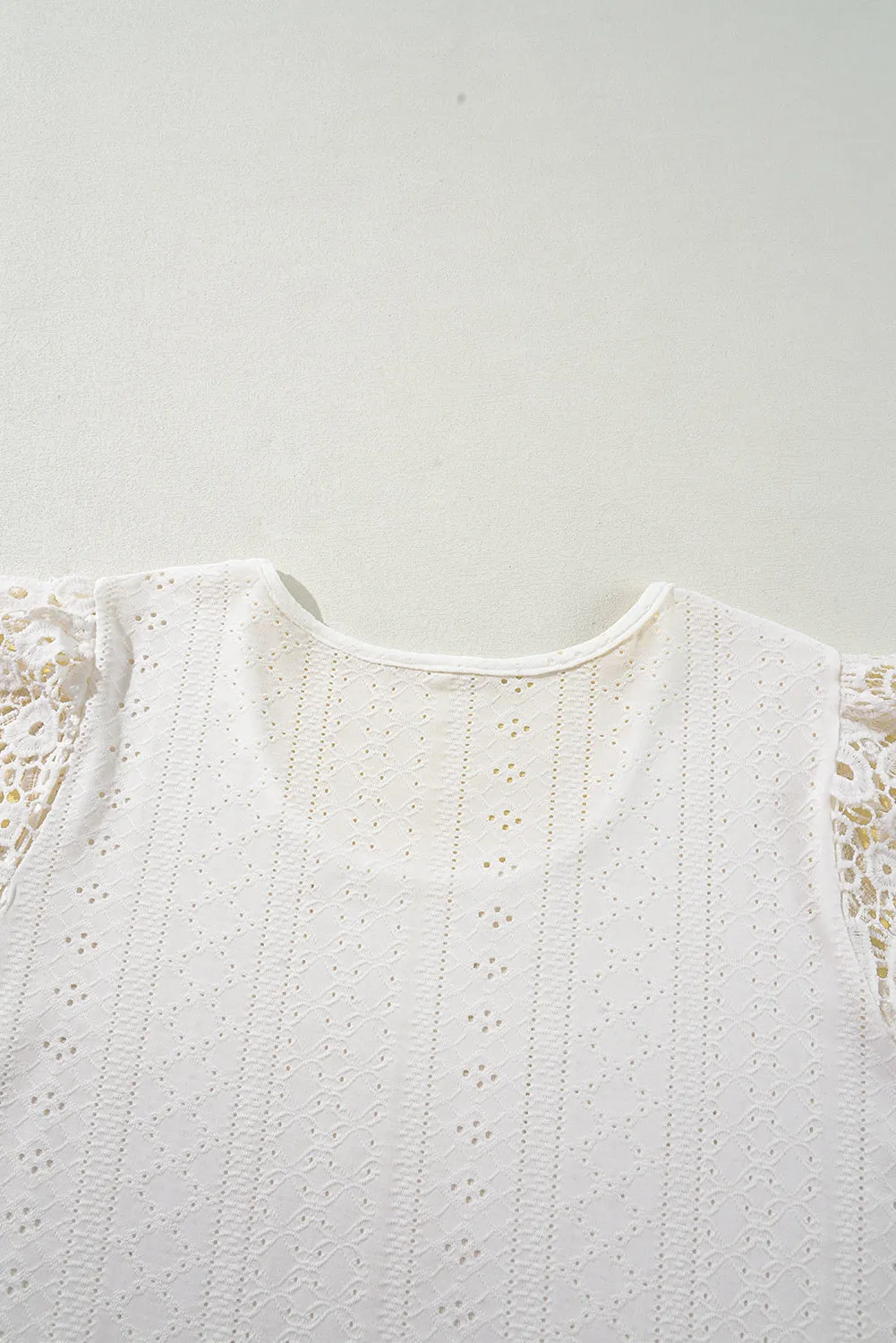 Apricot Contrast Floral Guipure Lace Lantern Sleeve U Neck Plus Size Blouse