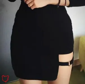 Black O-ring cut skirt