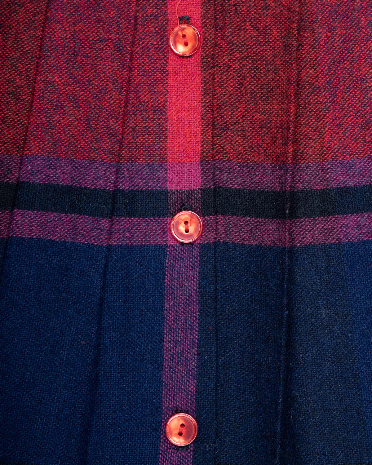 Buttoned tartan pleated skirt