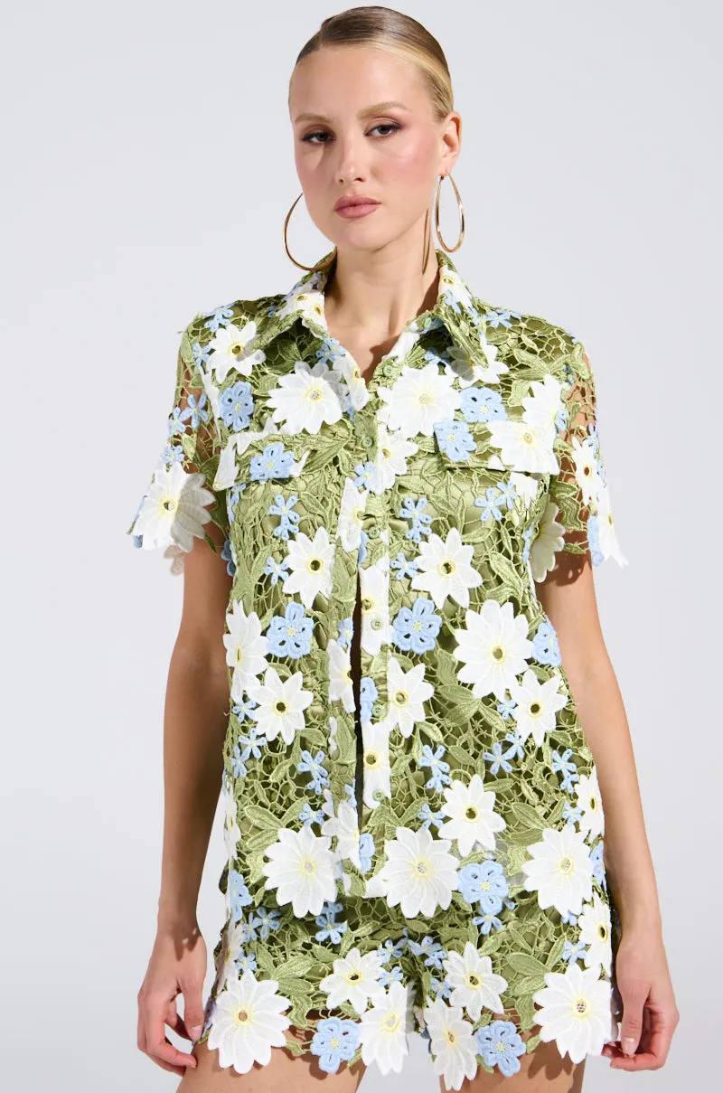 DAISY CROCHET SHORT SLEEVE BUTTON UP SHIRT