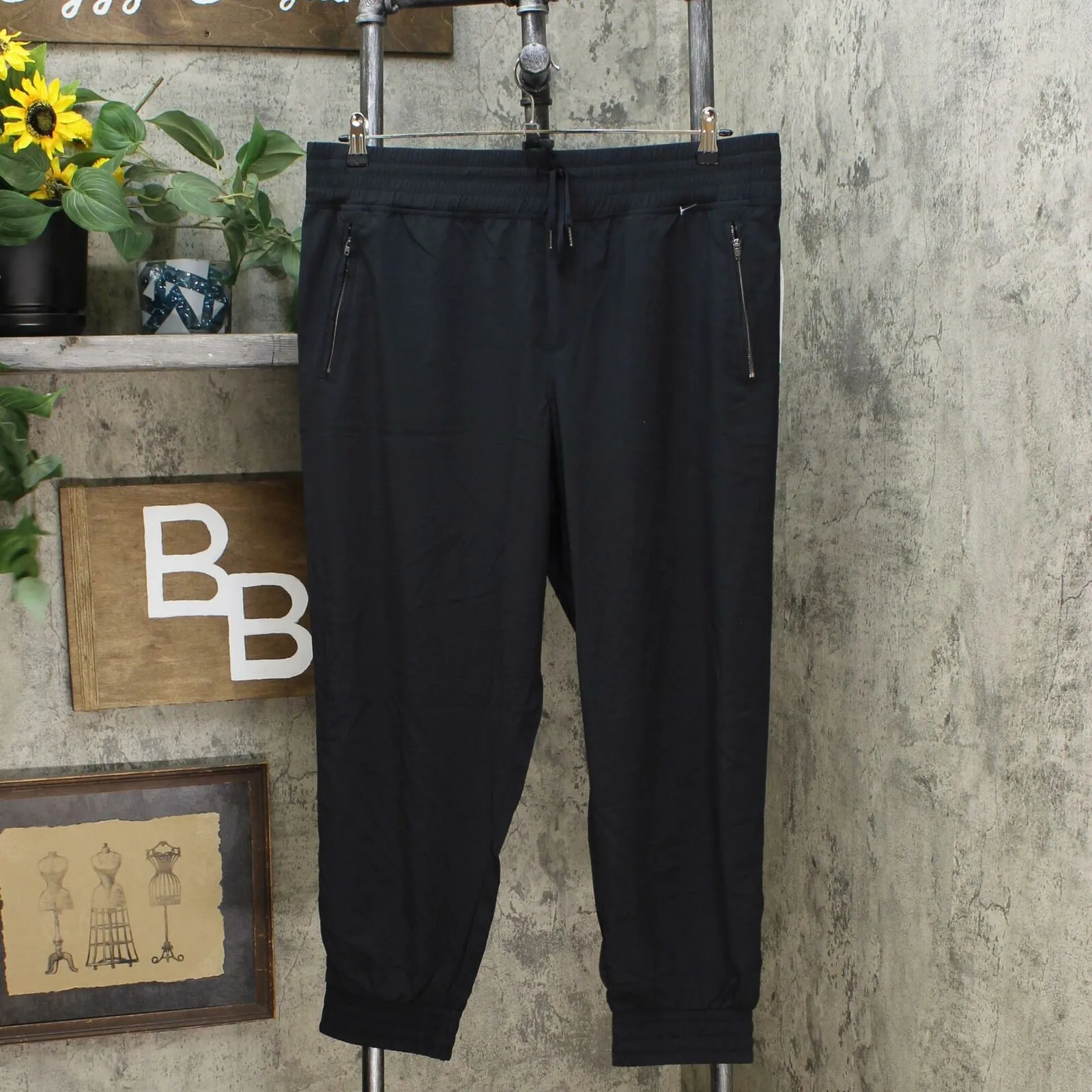 Danskin Women's Woven Jogger Pants With Zipper Pockets