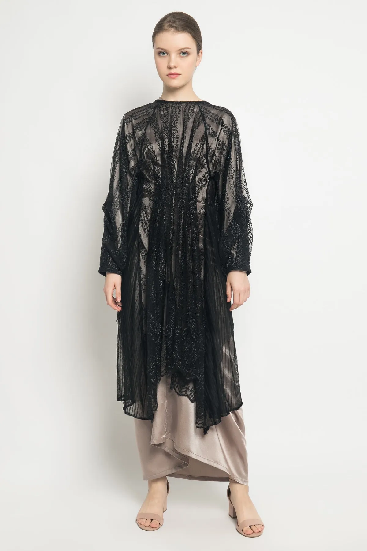 Elly Pleated Back top in Black