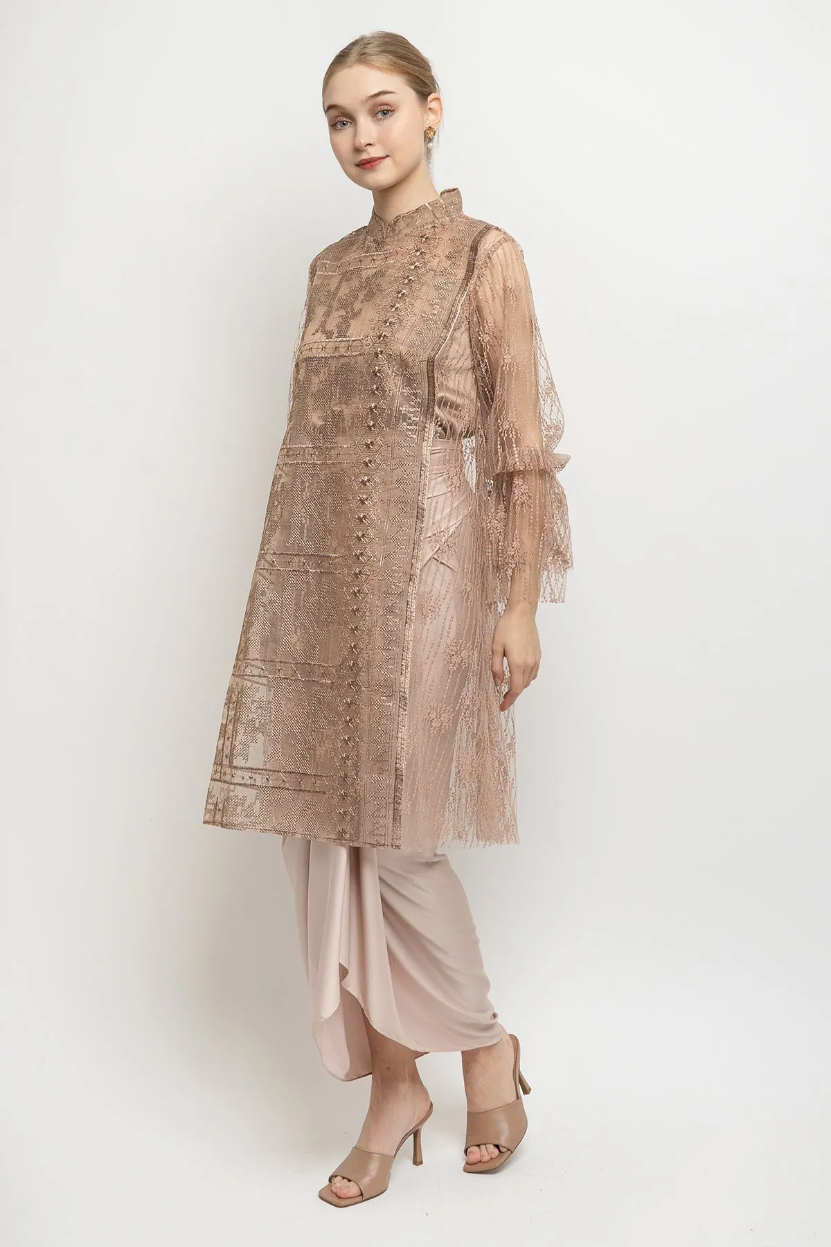 Gyna Top in Light Brown
