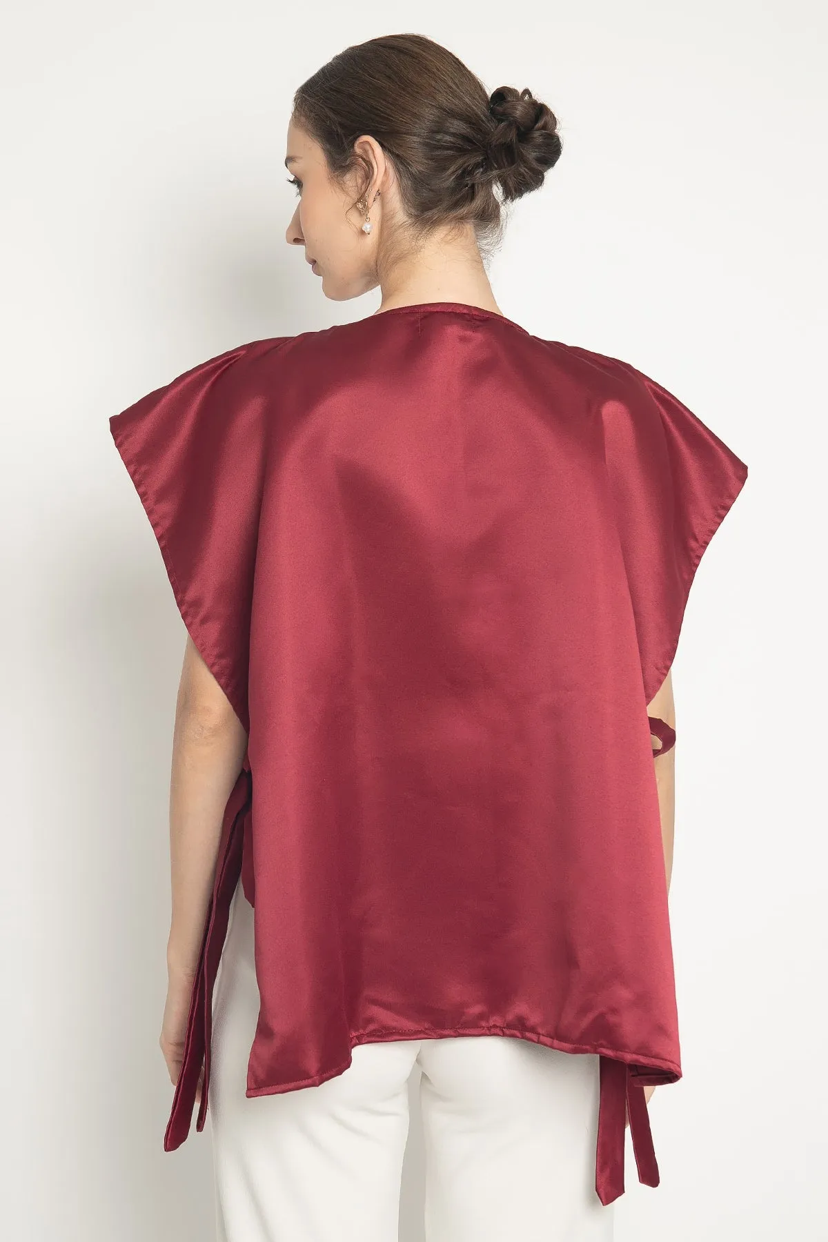 Hana Top in White Maroon