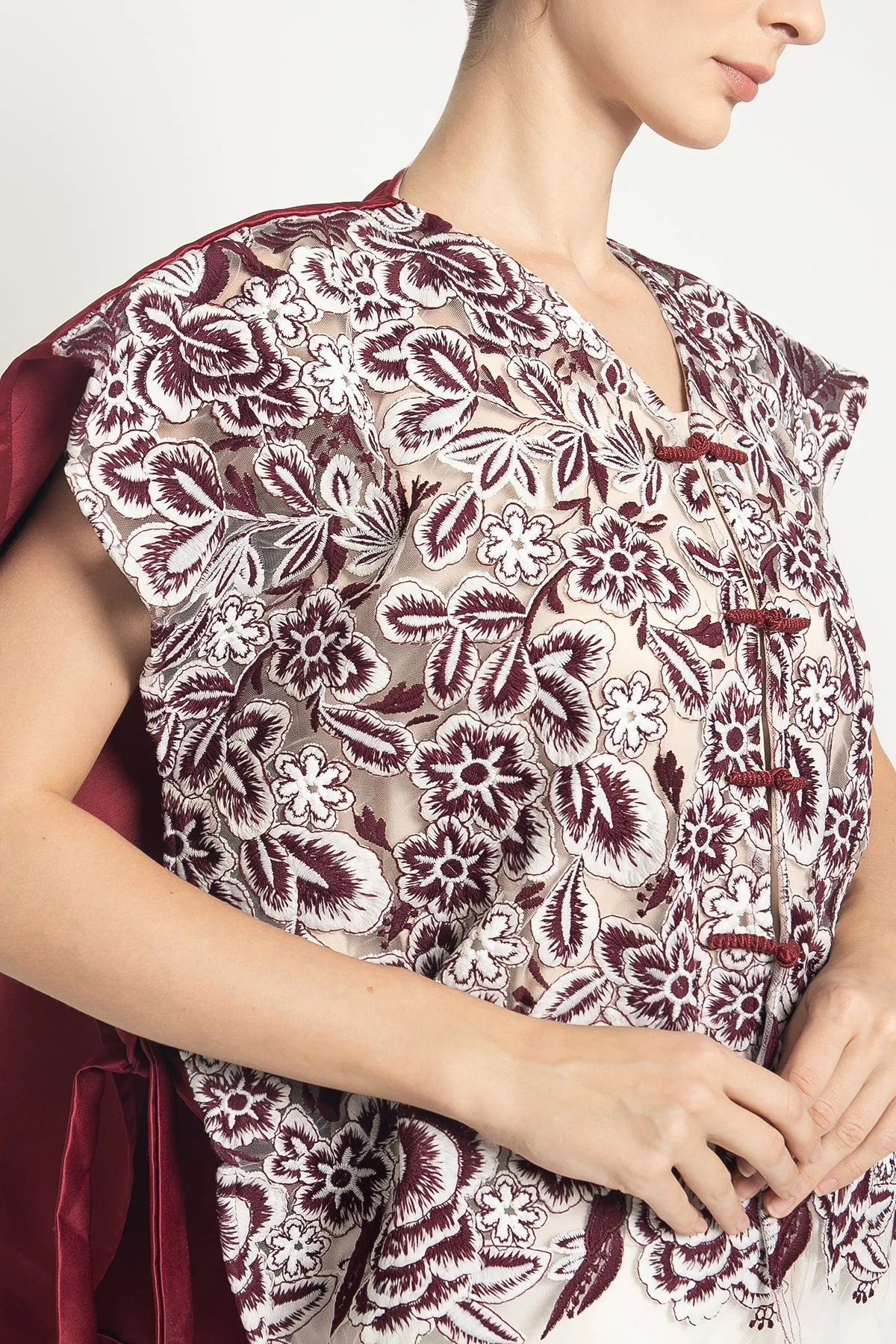 Hana Top in White Maroon