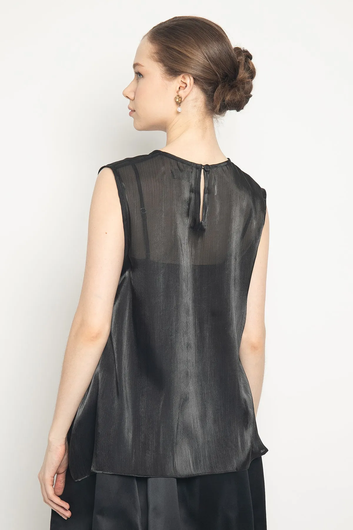 Isna Top in Black