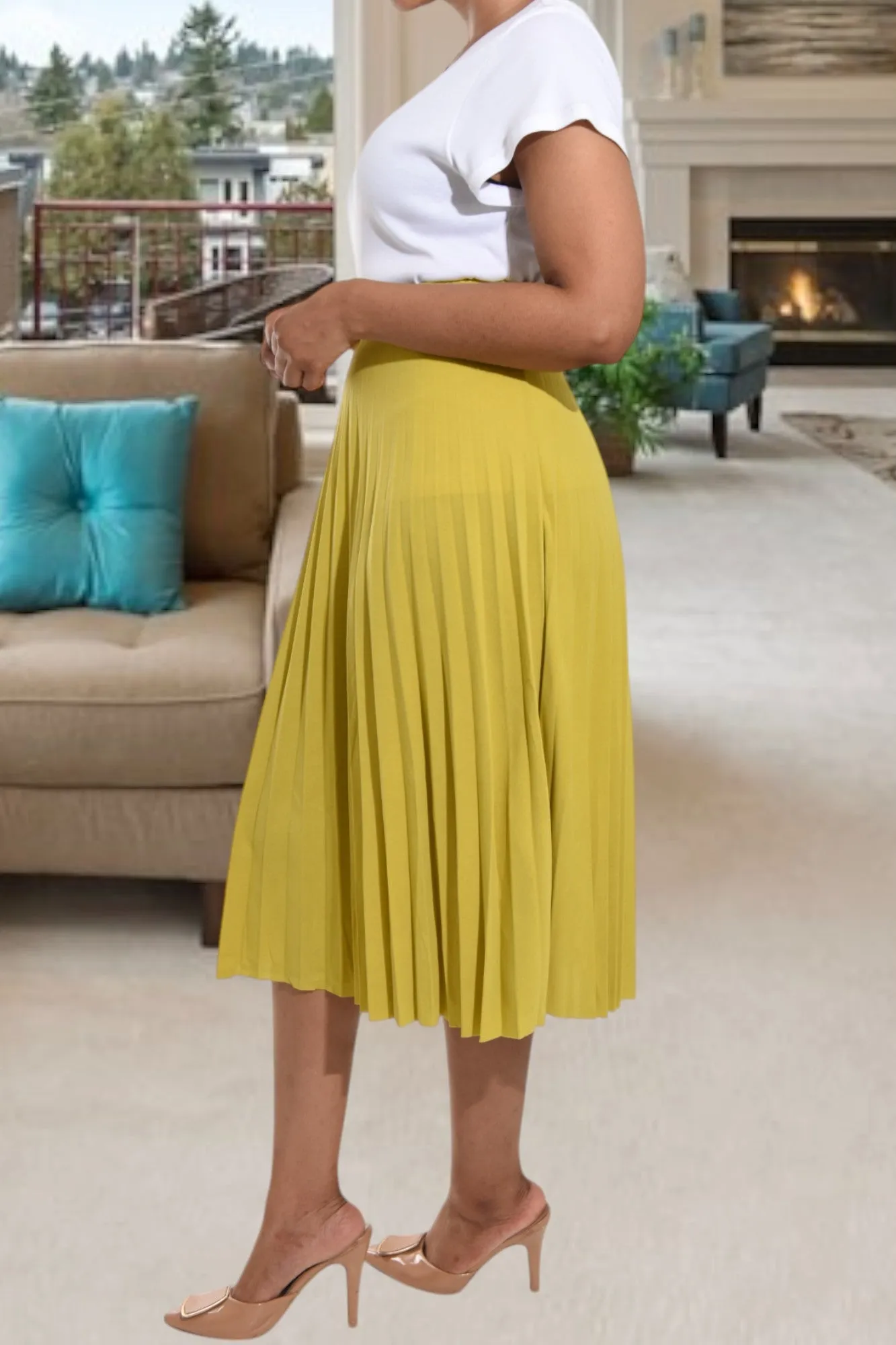 Ladies Lime Pleated Skirt