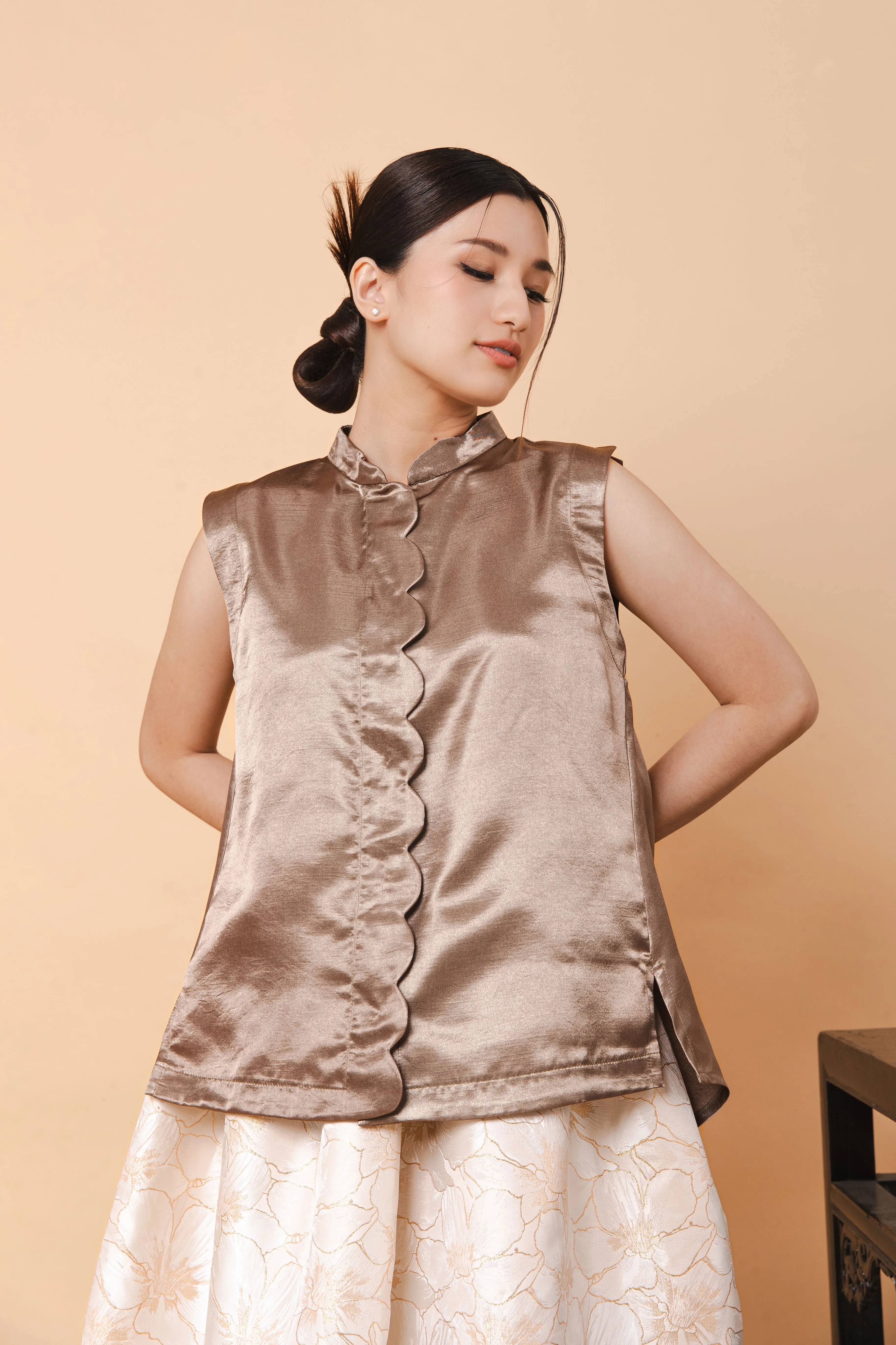 Lian Top in Olive Gold