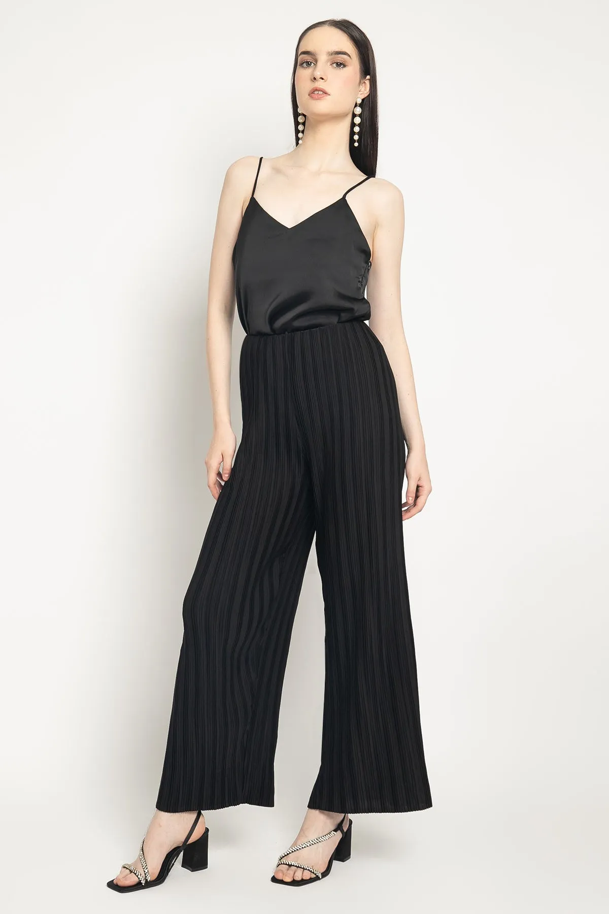 Pleated Pants in Black