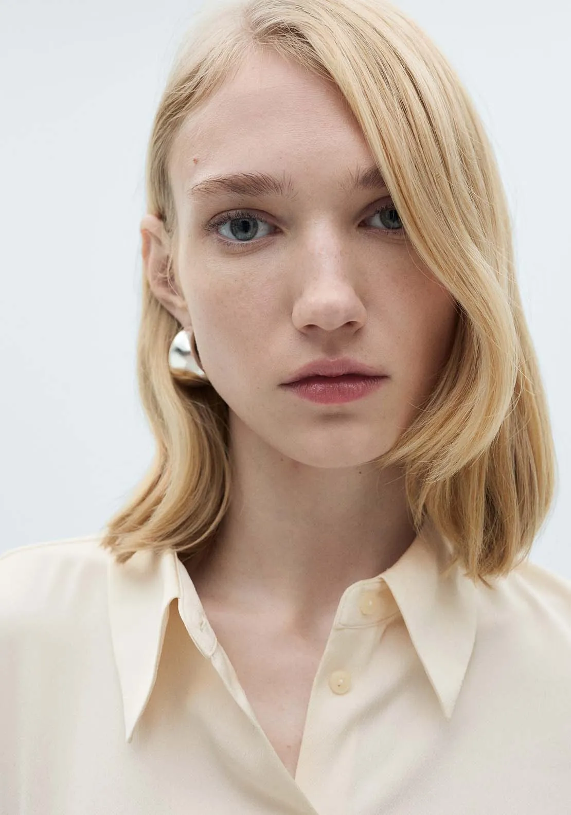 Satin finish flowy shirt - Beige