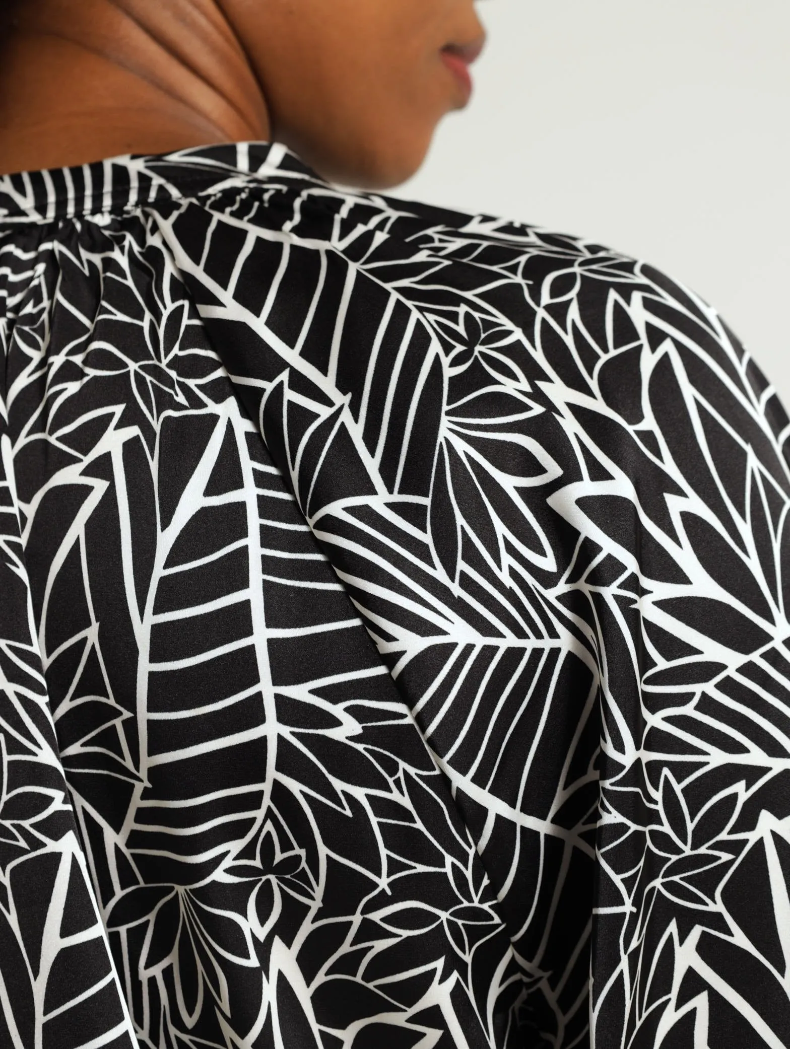 Satin Raglan Blouse - Black/White