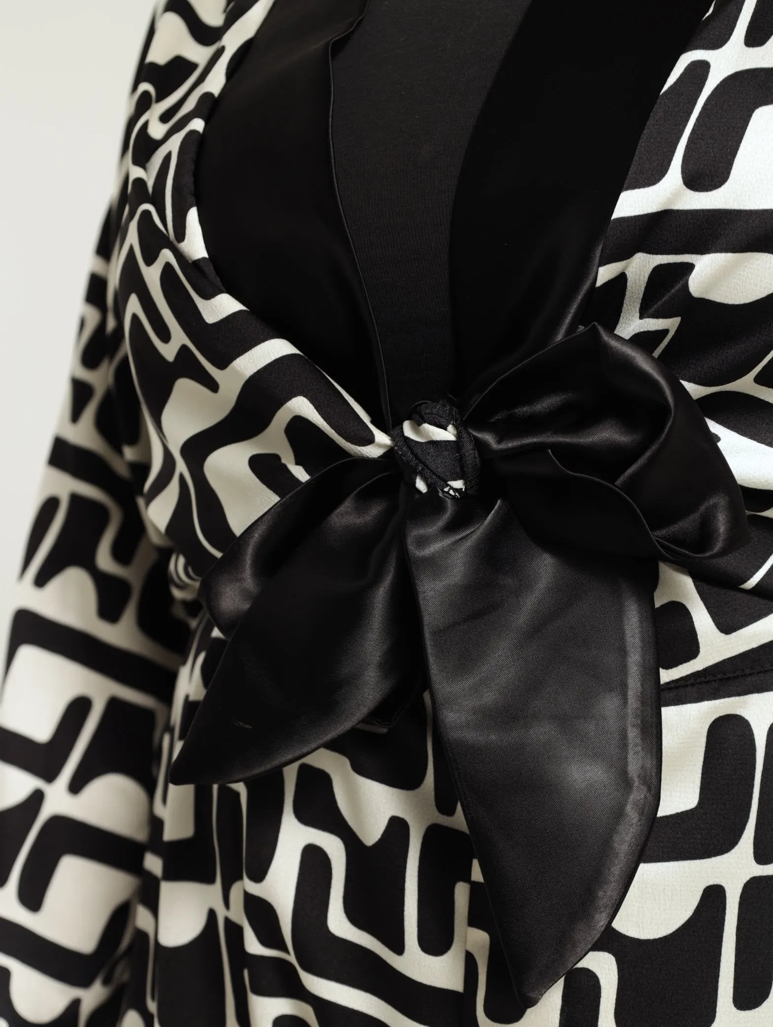 Satin Tie-Up Kimono - Black/Cream