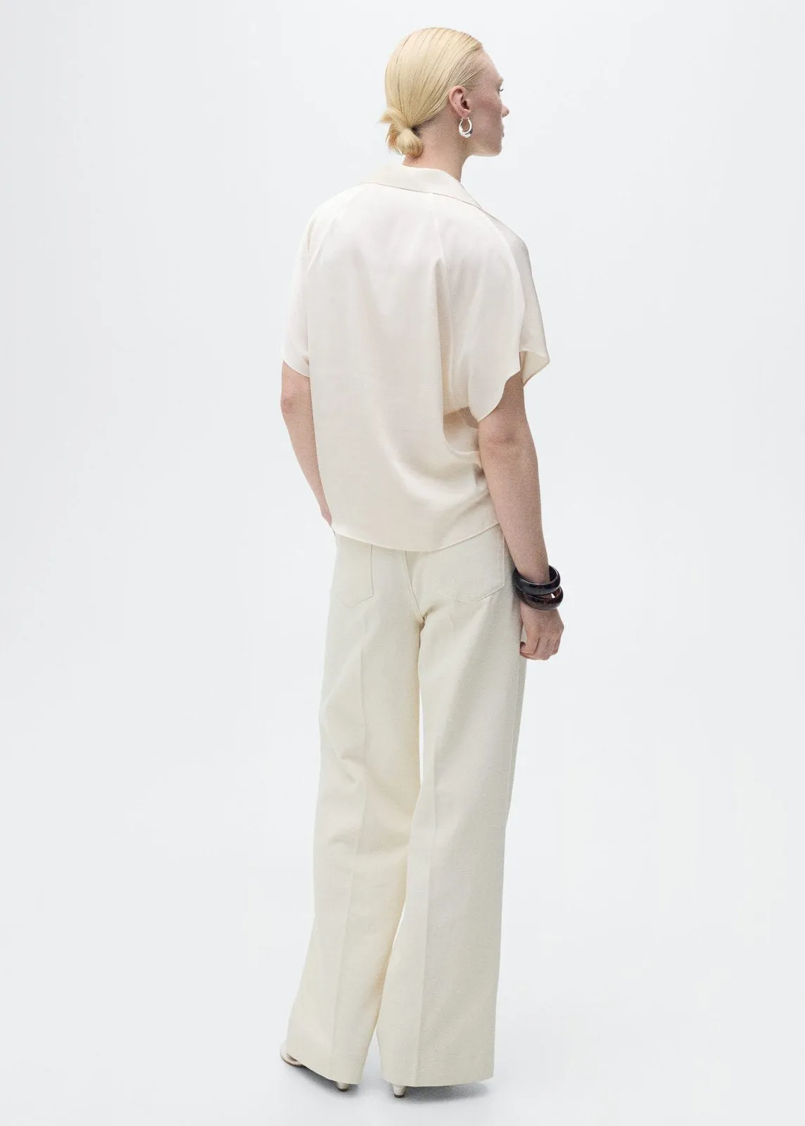 Short-sleeved satin shirt - Beige