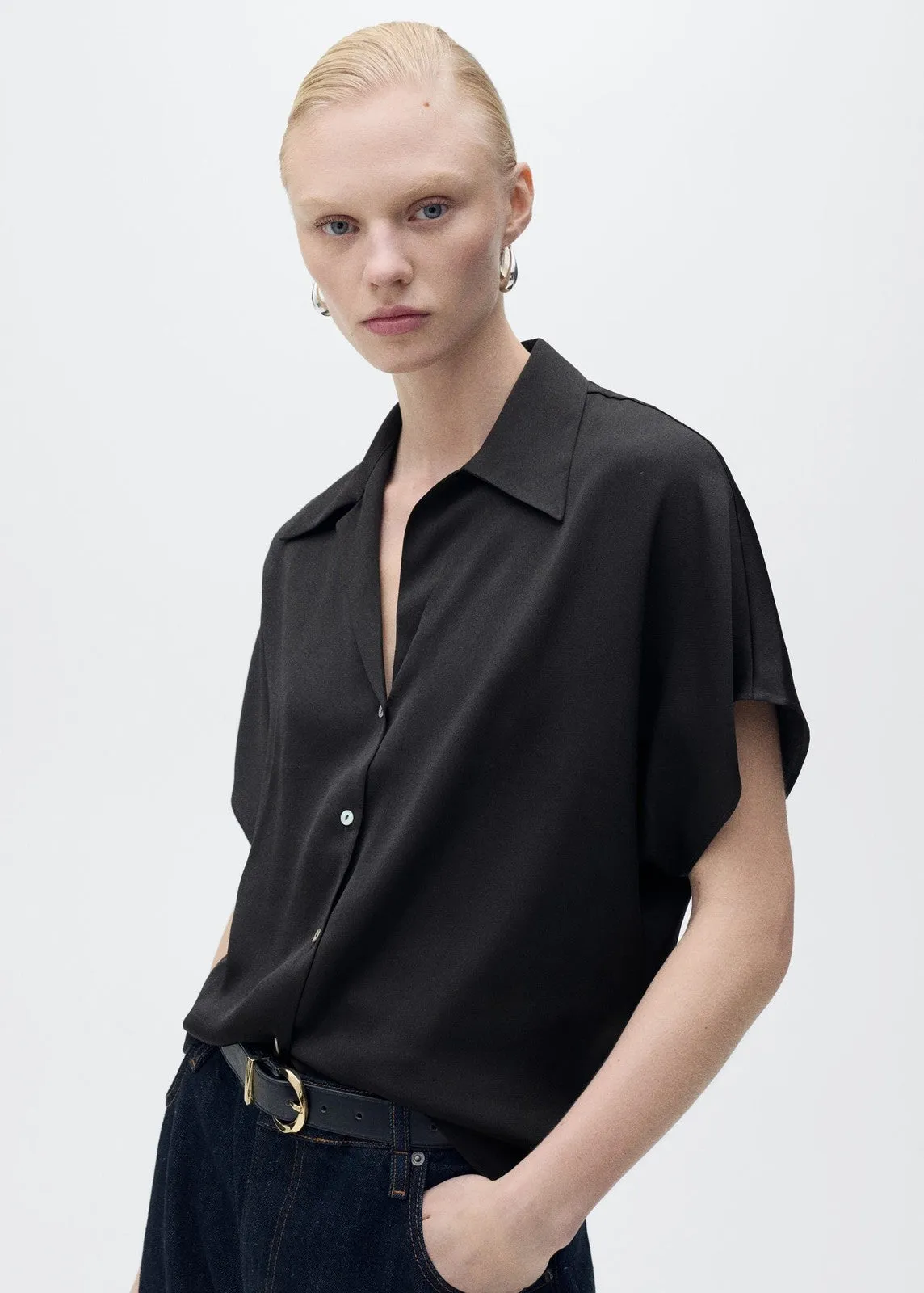 Short-sleeved satin shirt - Black