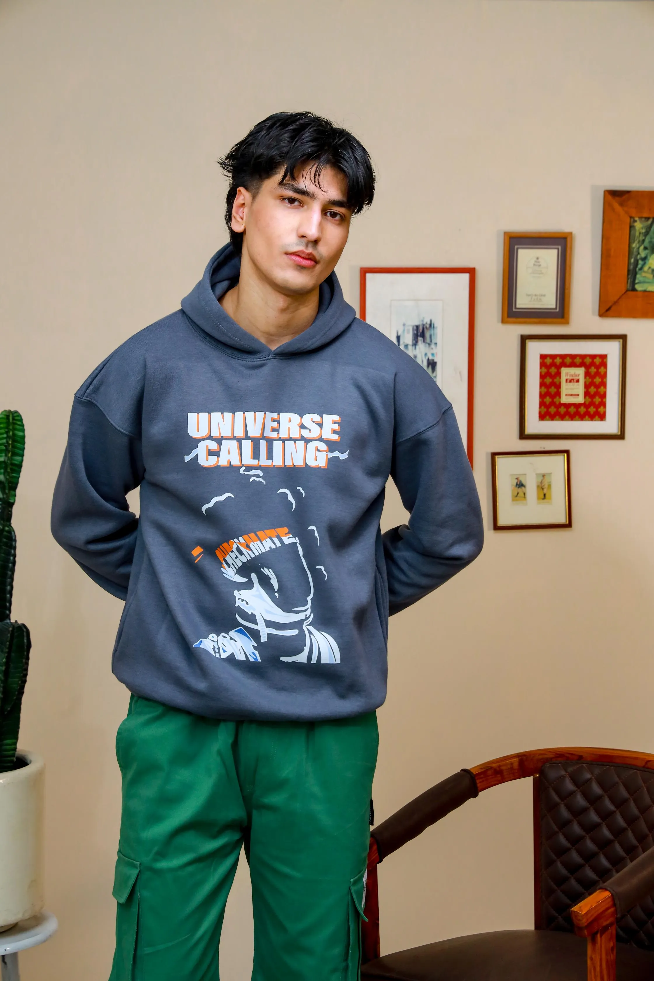 UNIVERSE CALLING OVERSIZED HOODIE