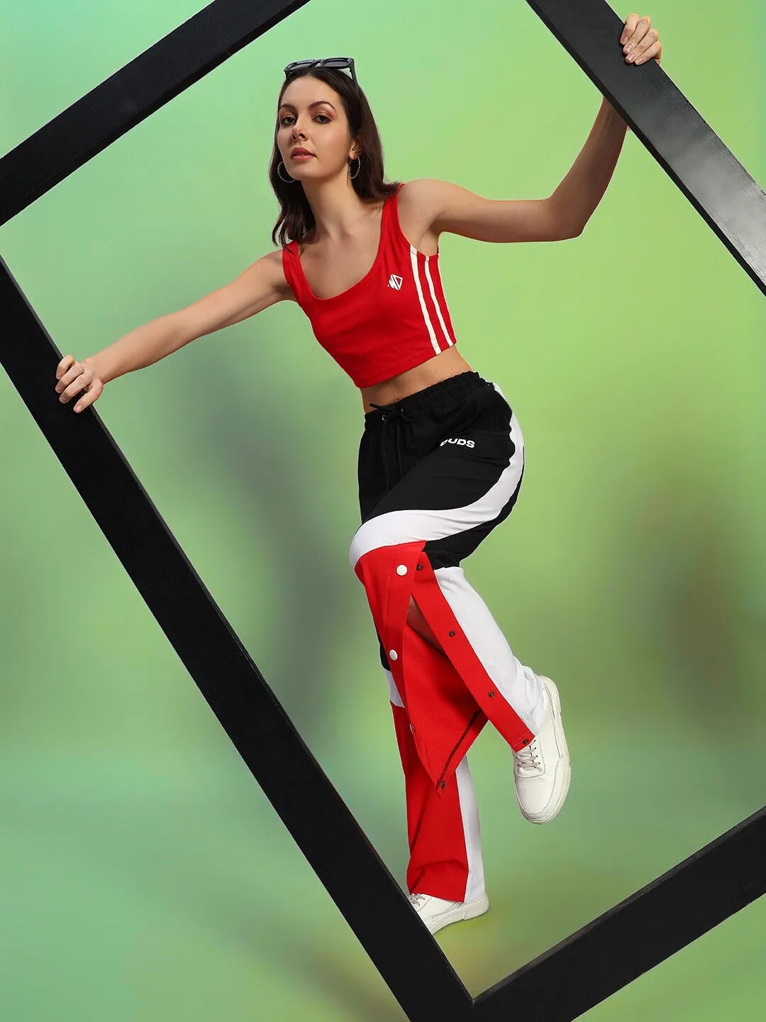 Women's Marco Relaxed Fit Cargo Pants (Black-Red)