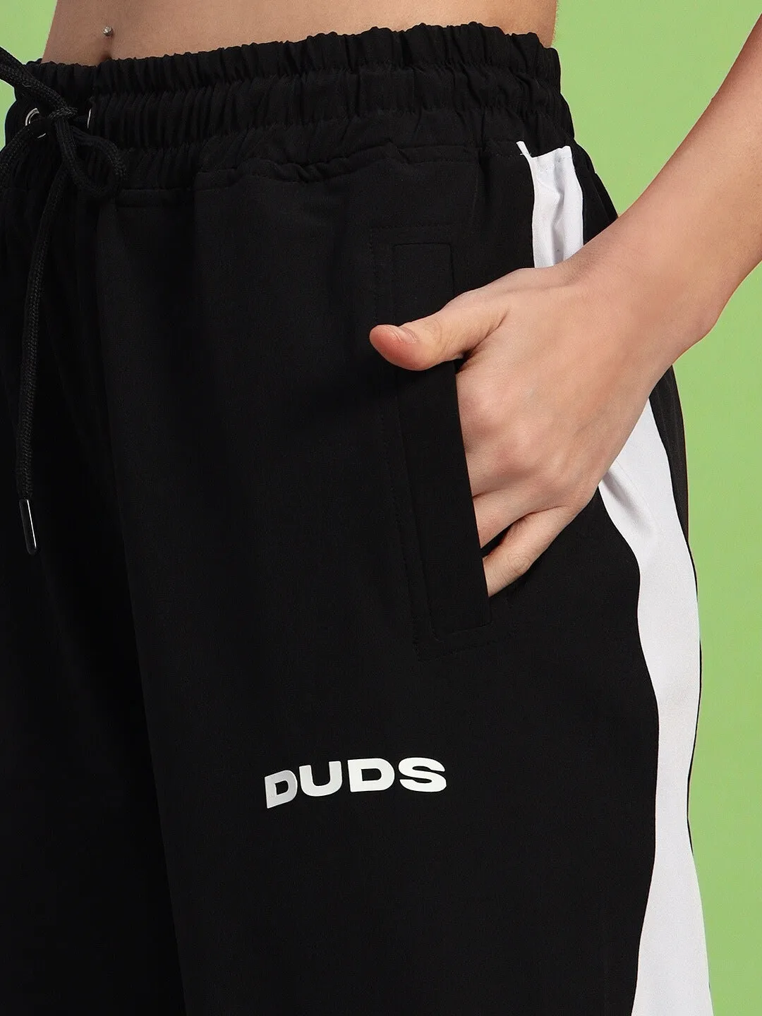 Women's Marco Relaxed Fit Cargo Pants (Black-Red)